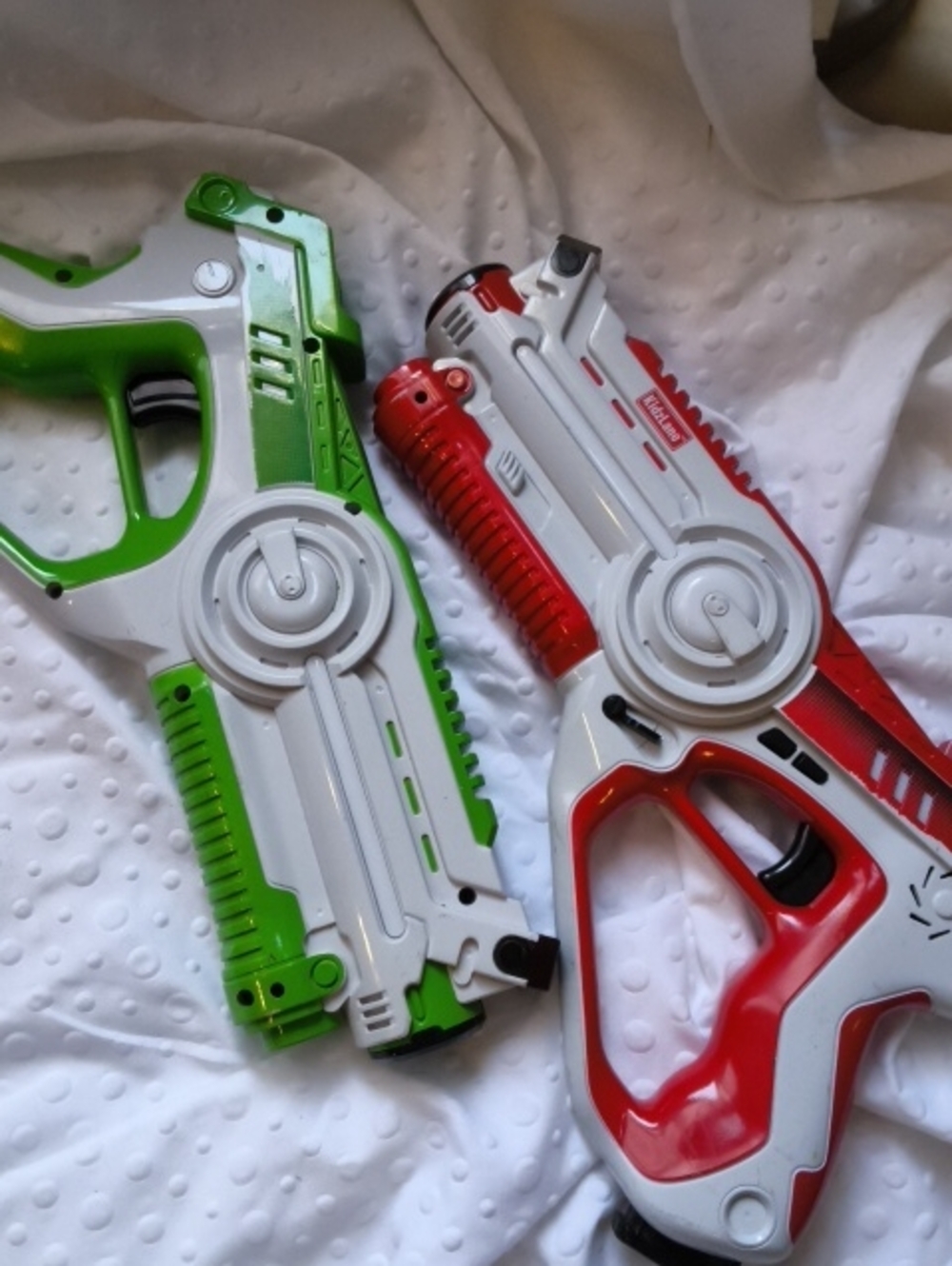 Kidzlane Sensor Within Ea. Older ModelRed&Green KidsLaserGunToy Pair -